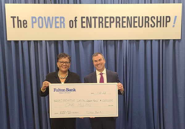 Innovate Capital Growth Fund Partner Della Clark and Fulton Financial Corporation Chairman and CEO Curtis J. Myers celebrate the bank’s investment to help fund growth for minority- and women-owned businesses.