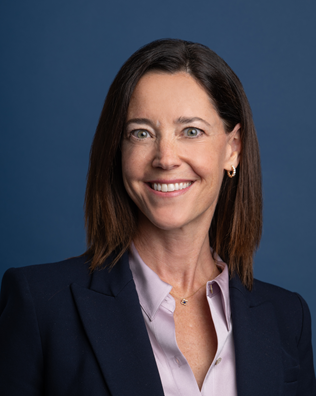 Dara Bachman headshot